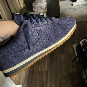 Nike shoes navy suede
